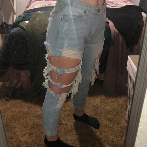 Fashion Nova Boyfriend Jeans - Picture 3 of 6